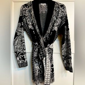 STUNNING!!  Must See Black and White Open Cardigan Sweater!  NEW Condition!!